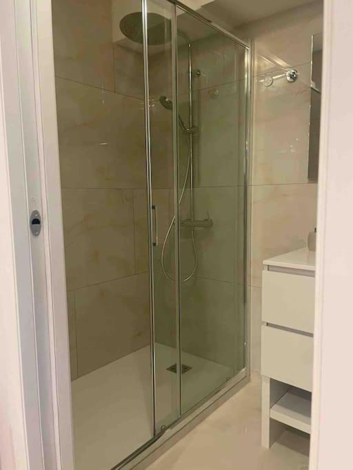 Appartamento Con Piscina E Sauna Bissone Exterior photo